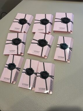 Viktor & Rolf flowerbomb eau de parfum (9 samples )